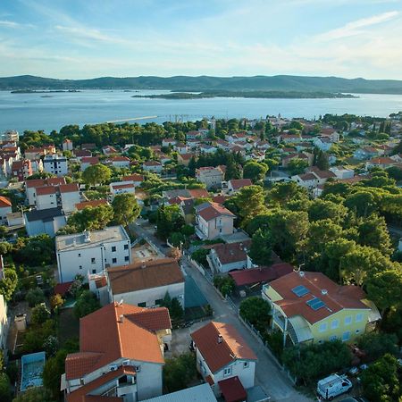 Apartments Petrina Sveti Filip i Jakov Bagian luar foto